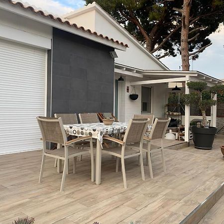Lovely House Near The Beach كالافيل المظهر الخارجي الصورة