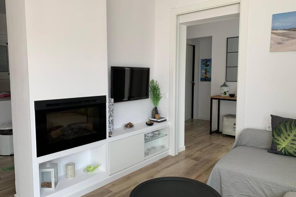 Lovely House Near The Beach كالافيل المظهر الخارجي الصورة