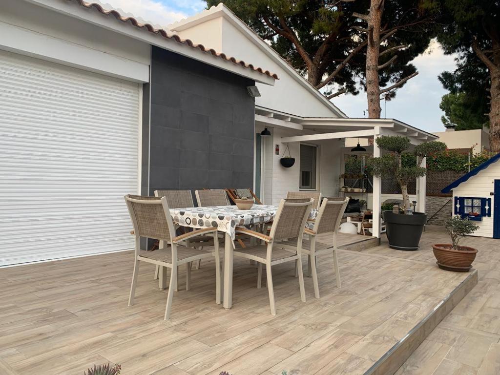 Lovely House Near The Beach كالافيل المظهر الخارجي الصورة