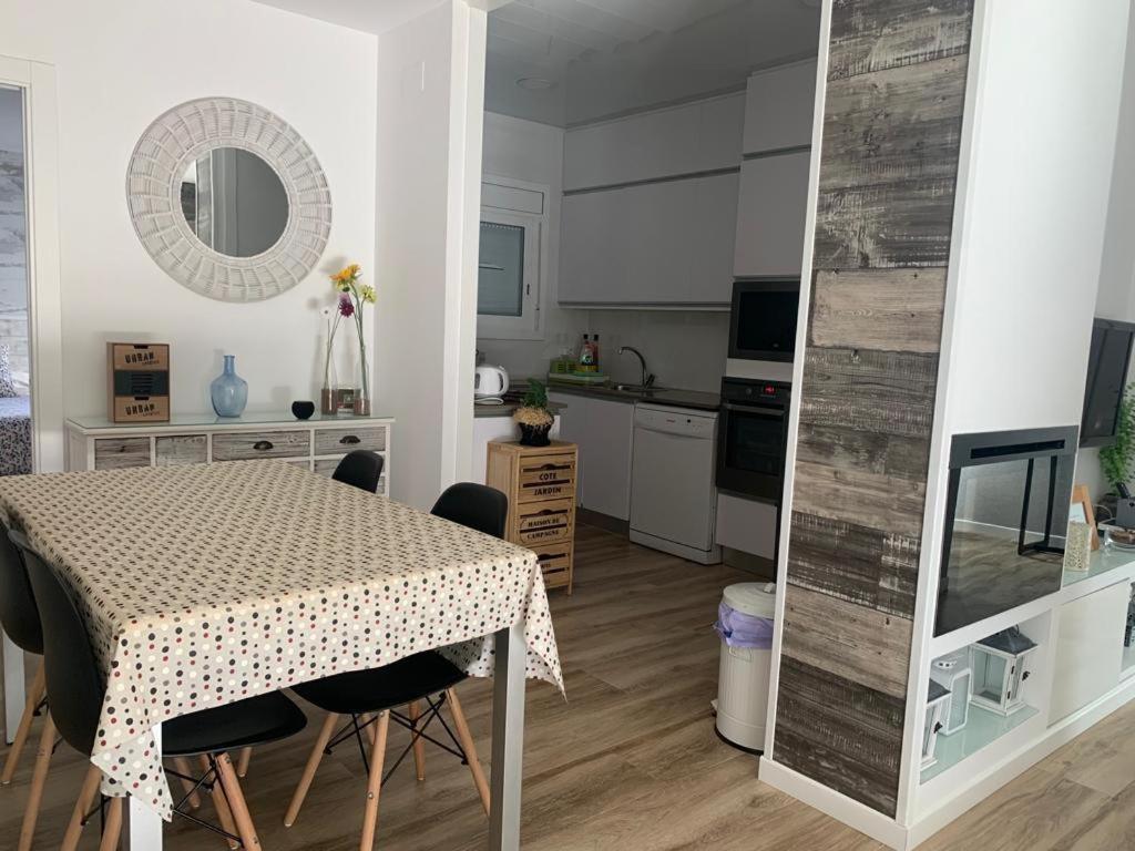 Lovely House Near The Beach كالافيل المظهر الخارجي الصورة